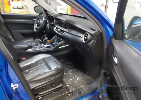 2021 Alfa Romeo Stelvio Ti Awd z USA, uszkodzony, nr VIN ZASPAKBN8M7D10403